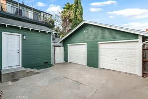 32902689
