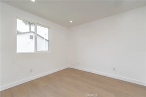 32732270