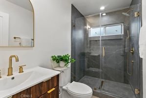 31608921