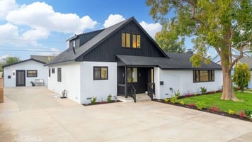 31608957