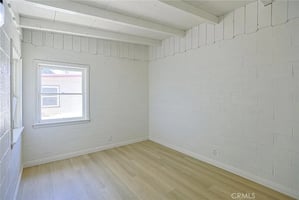 32983175