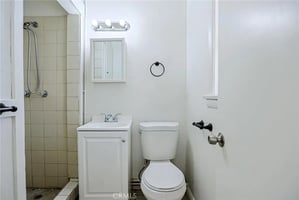 32983173