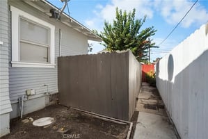 31695022