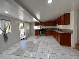 31304772