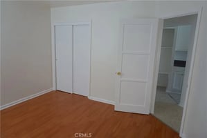 30815407