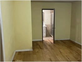 31718377
