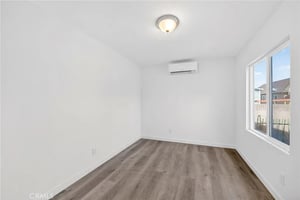 32698560