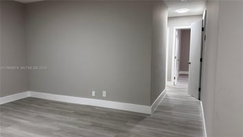 30923428