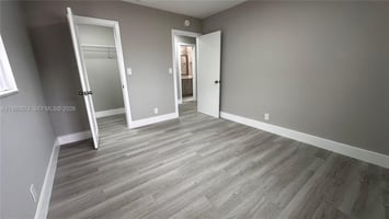 30923423