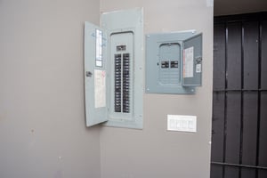30945582
