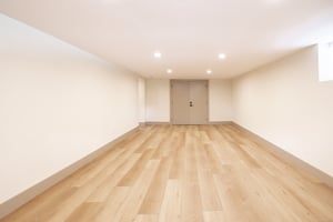 31084745