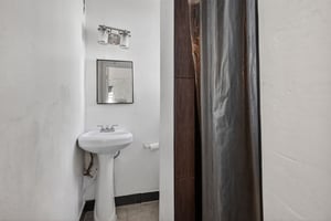 31741628
