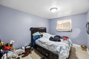 31095082
