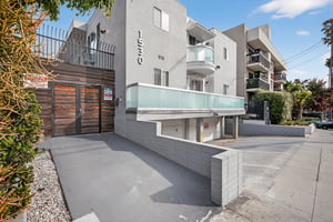 31113128