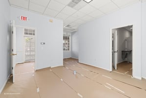 31673684