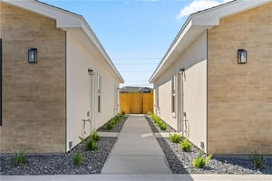 31190653