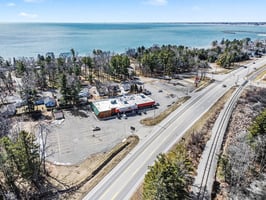 31372047