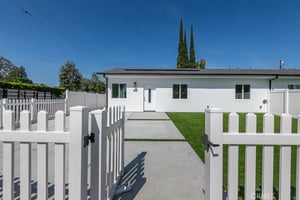 31647294