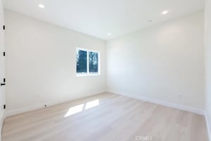 32902070
