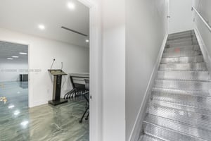 31371543