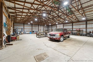 31373918