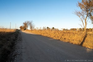 31403739