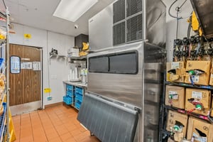 31418595