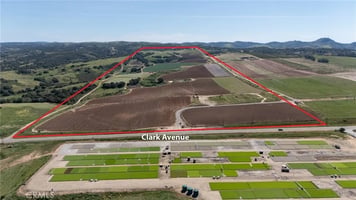 31421718