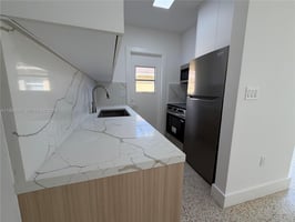 31445238