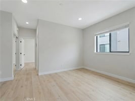 32209261