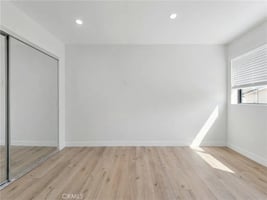 33323762