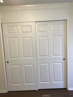 31880285