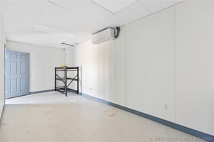 31527043