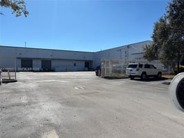31560768