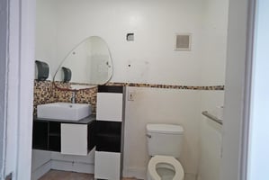 33581652