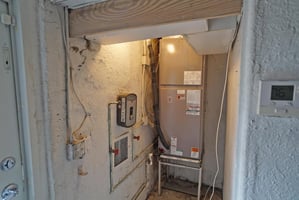 33581654