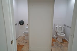 31582315