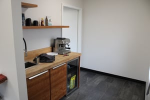 31804128