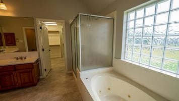 31558901