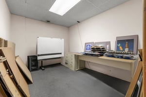 31560542