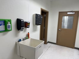 31563197