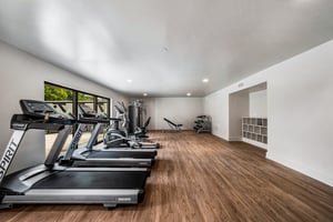 31563418