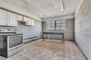 31563898