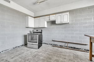 31563899