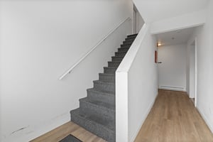 31567599