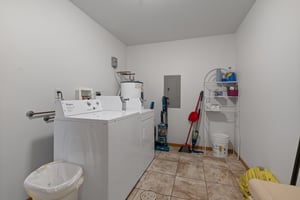 31567600