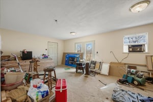 31568389