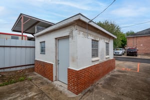 31569858