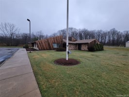 31571835