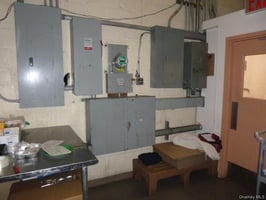31572056